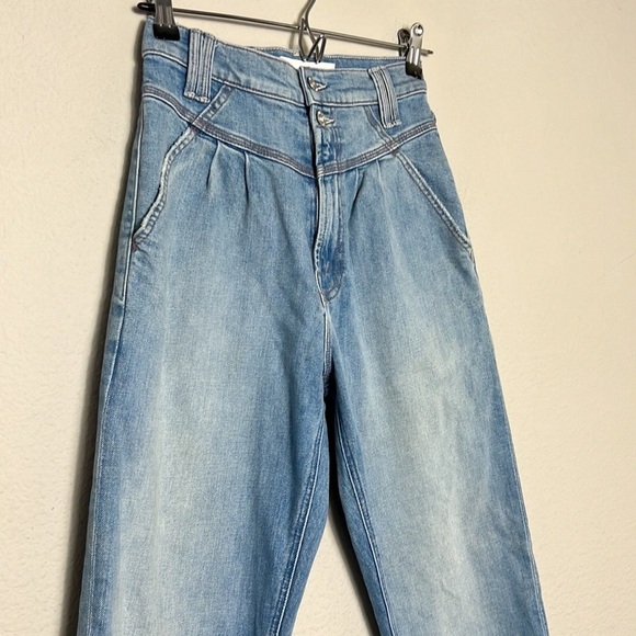 MOTHER Superior The Pleated Ultra High-Rise Straight Jeans - Picture 3 of 11